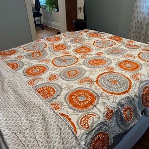 Threshold Queen Size Duvet with matching pillow cases